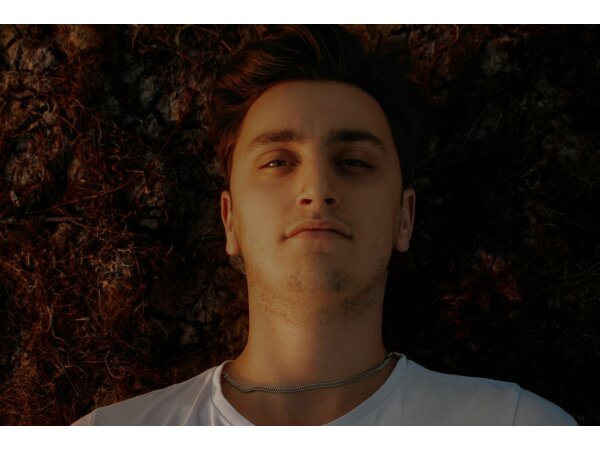 Фотопозы для мужчин: стильные и уверенные в себе - Фотопозирование - искусная демонстрация мужчин на фотографиях