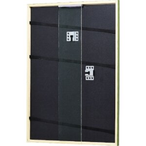 Эффектная рамка из массива дерева профиль 20 пихта зеленая 20х28 см музейное стекло