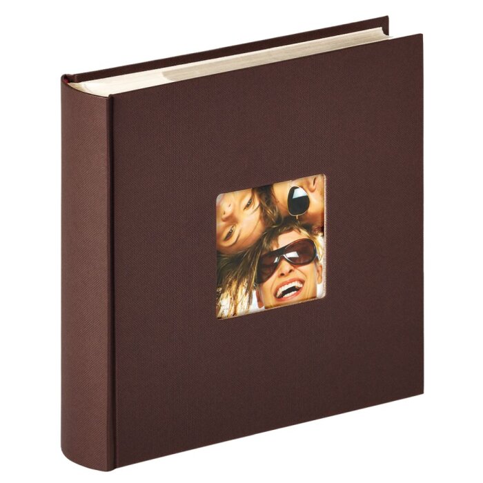 темно коричневый